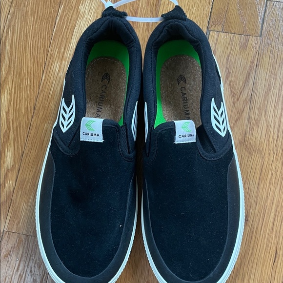 Cariuma Shoes - Cariuma Slip-On Sneakers in Black with White Accents